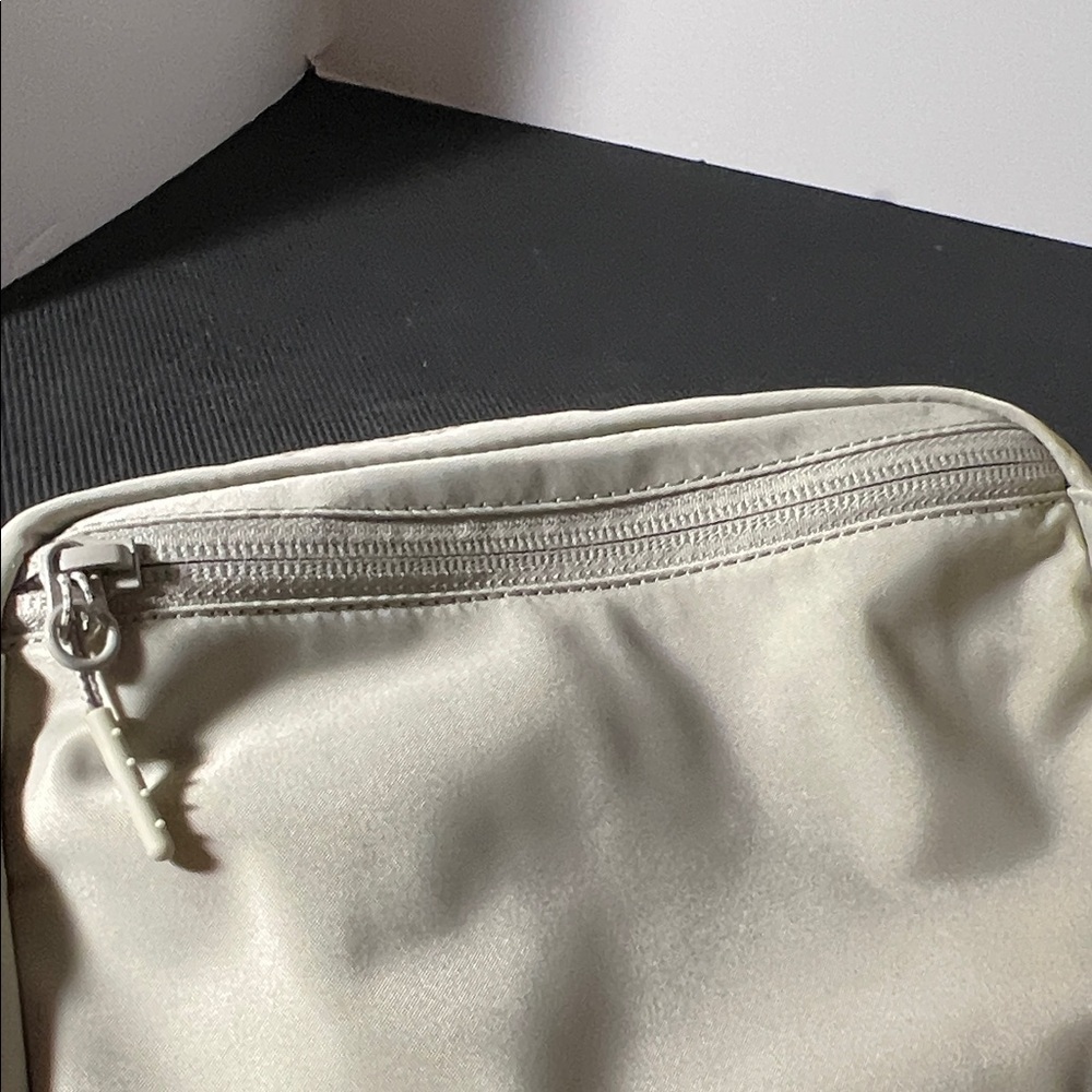 Lululemon Cream Everywhere Belt Bag. P55 - Picture 4 of 7